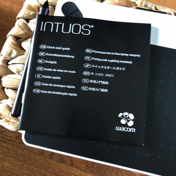 Wacom Intuos Drawing tablet and program - Picture 2 of 5